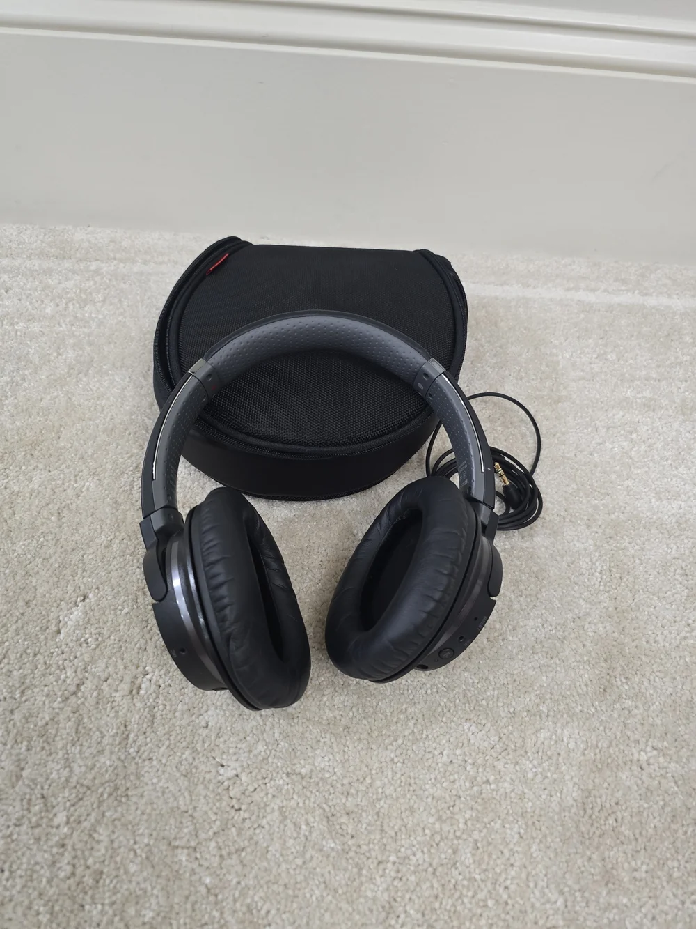 Sony Black Wireless Over-Ear Headphones with Carry Case